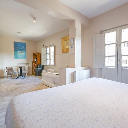 Akla Suites Con Jacuzzi Santillana Santillana del Mar Ngoại thất bức ảnh