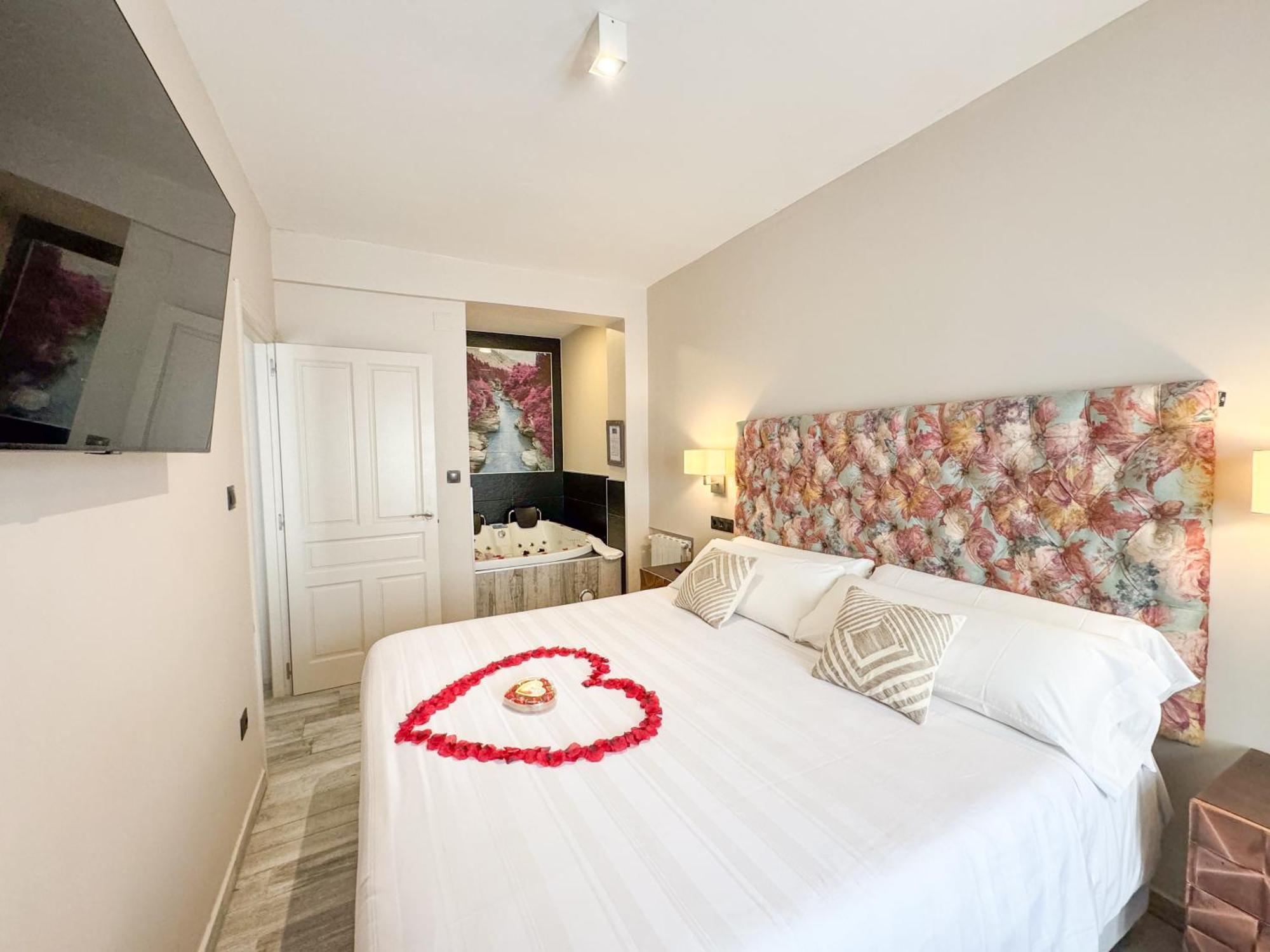Akla Suites Con Jacuzzi Santillana Santillana del Mar Ngoại thất bức ảnh