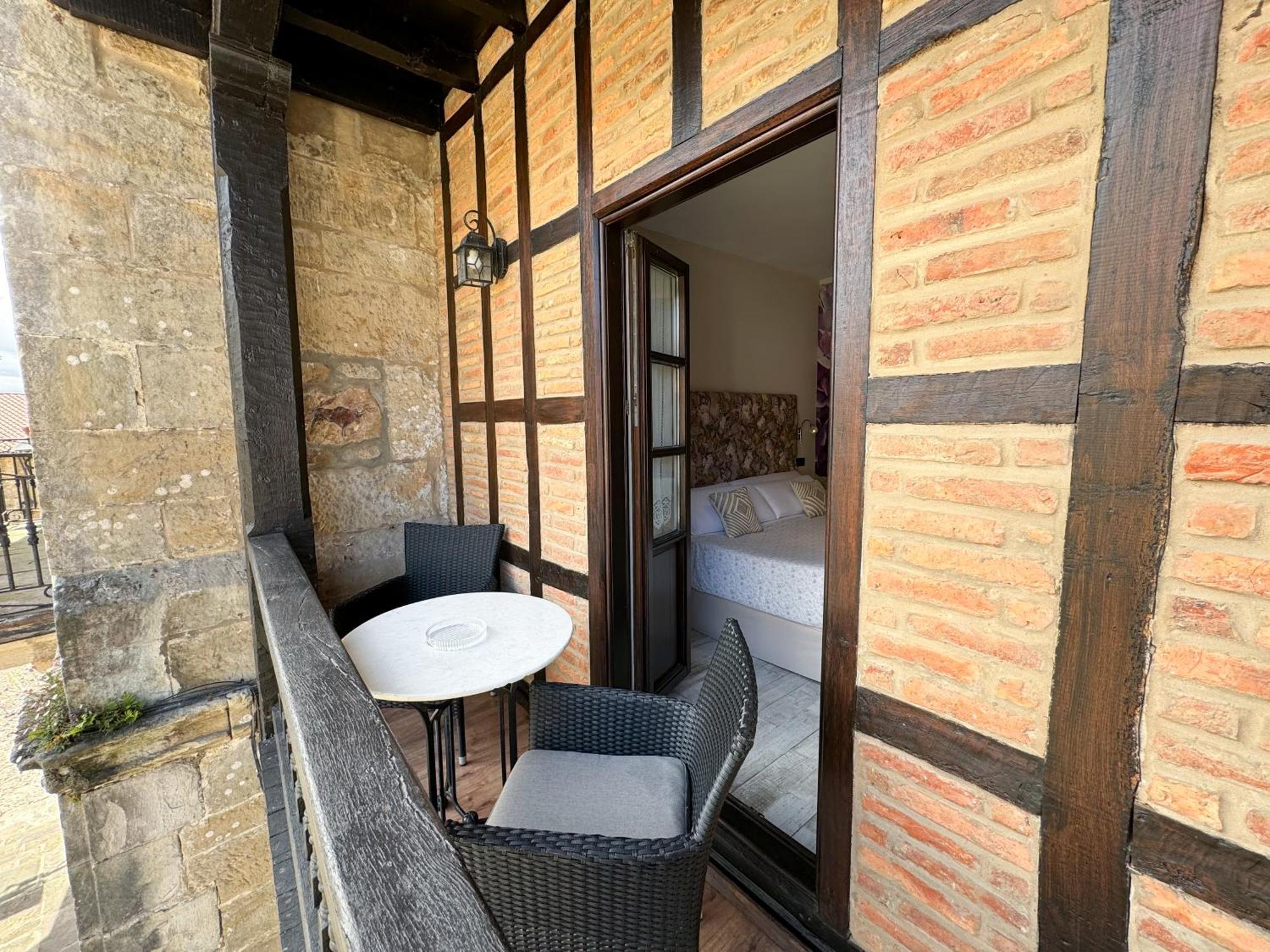 Akla Suites Con Jacuzzi Santillana Santillana del Mar Ngoại thất bức ảnh